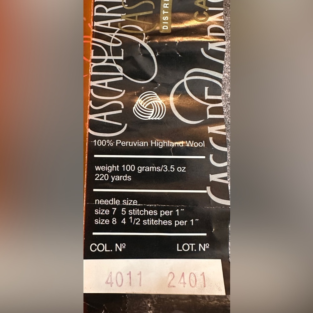 Cascade 220 Peruvian Highland Wool Yarn 🧶 1200+ yards - Picture 5 of 5